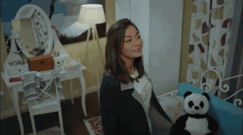 Sanem Erkencikus GIF
