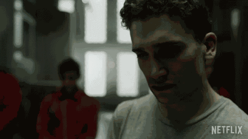 Señal De La Cruz Jaime Lorente GIF