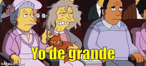 Señora De Los Gatos Usa A Sus Animales Como Kleenex GIF