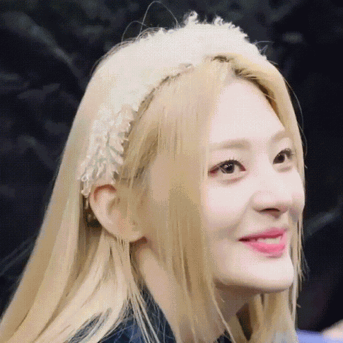 Seeun Stayc GIF