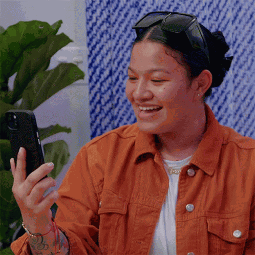 Smiling Mariah GIF