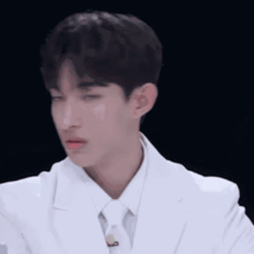 Solovt Dokyeom GIF
