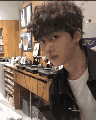 Stan Twitter Dog Yoon Min Side Eye GIF
