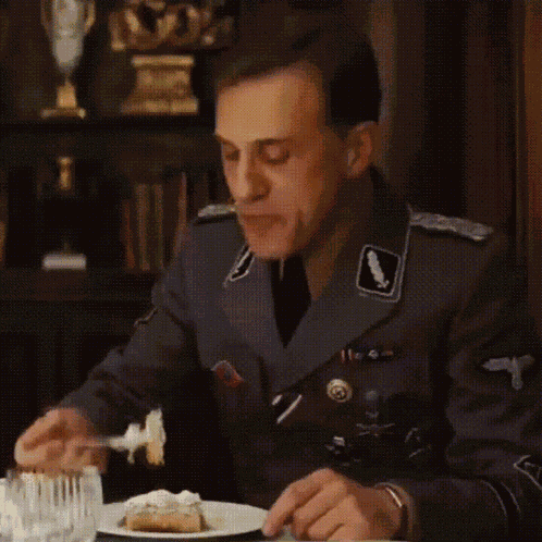 Strudel Hans Landa GIF