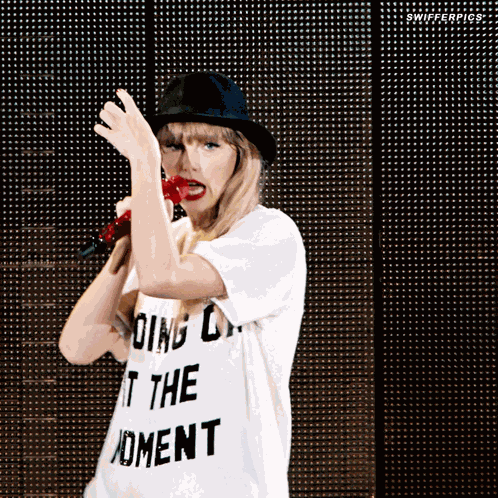 Swifferpics Taylor Swift GIF