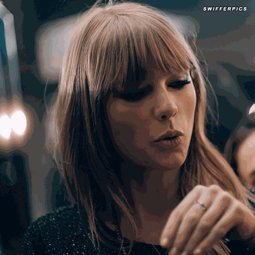 Swifferpics Taylor Swift GIF
