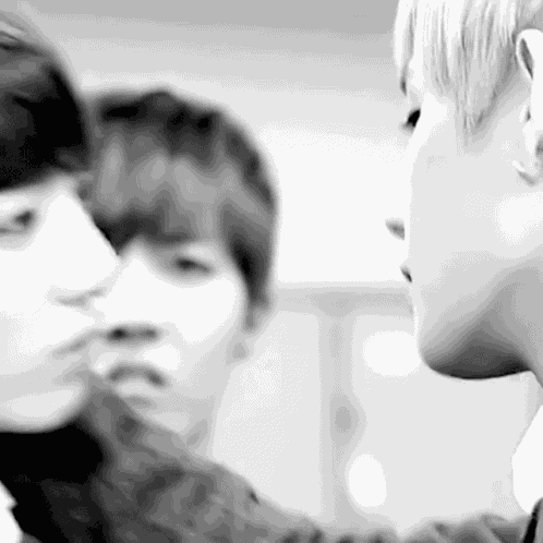 Taekook Vginkv GIF
