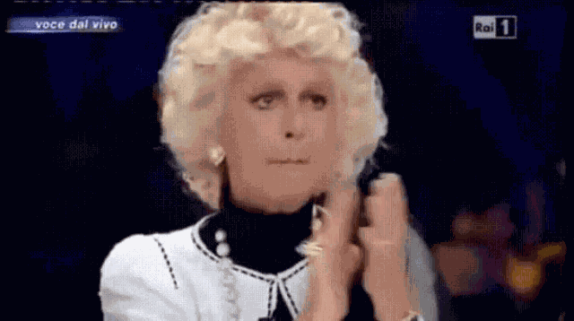 Tale E Quale Show Loretta Goggi Commosso Commossa Commozione Commuoversi Piango Piangere GIF