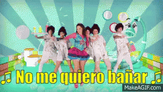 Tatiana Cantando No Me Quiero Bañar GIF