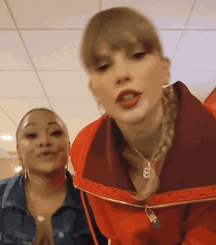 Taylor Swift Waglor GIF