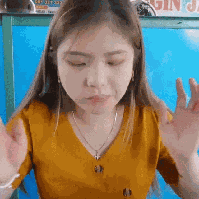 Tepuk Tangan Fifin Liefang GIF