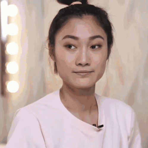 Tersenyum Ayu Gani GIF