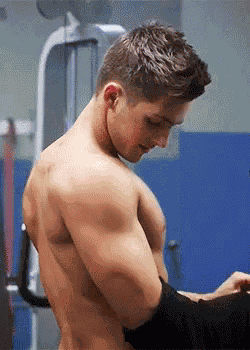 Theo Raeken Shirtless GIF