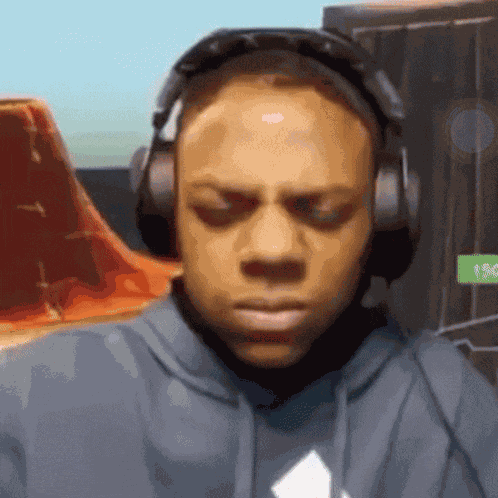 Tingyun Trying Not To Laugh GIF