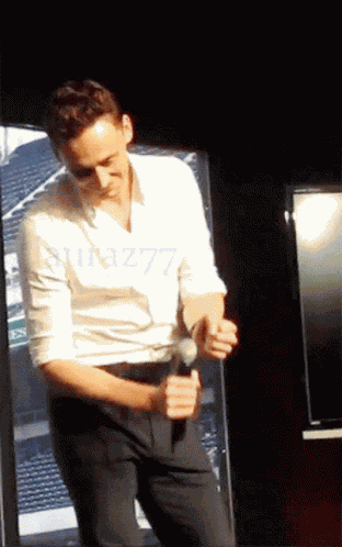 Tom Hiddleston GIF