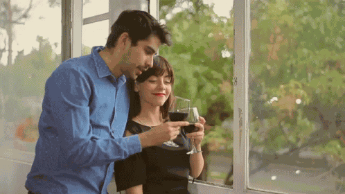 Tomando Vino Ale Aguirre GIF