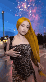 Toxiqueney Mannequinney GIF