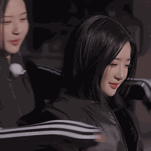 Triples Jiwoo GIF