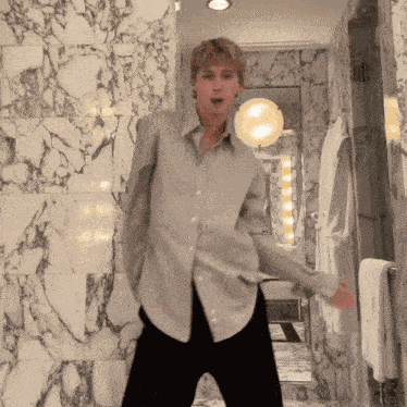 Troye Sivan Trxyesbxy GIF