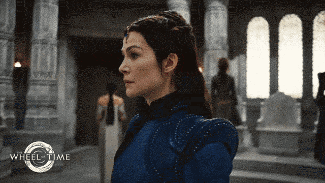 Turn Around Moiraine Damodred GIF