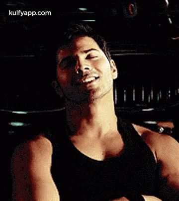 Varun Dhawan.Gif GIF