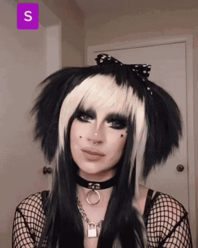 Venus Envy Drag GIF
