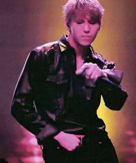 Vixx Leo GIF