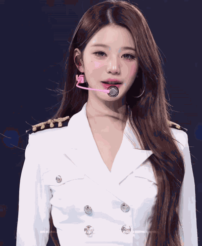 Wonyoung Ive GIF