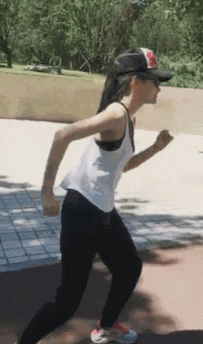 Xu Xinwen Running GIF