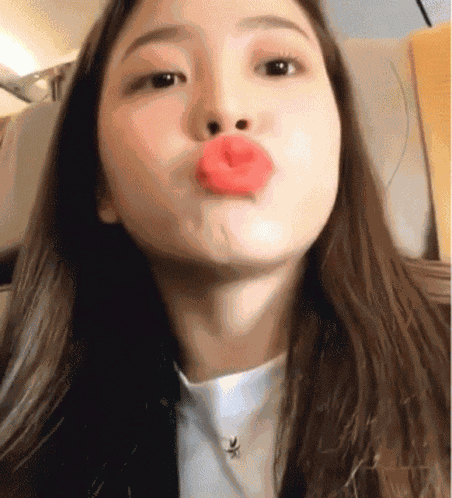 Yeri Red GIF