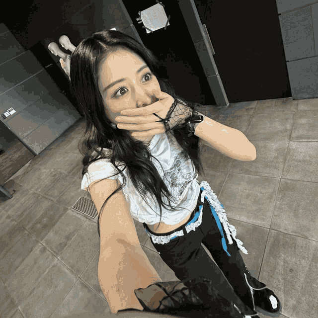 Yunjin Shocked Face Yunjin Meme GIF