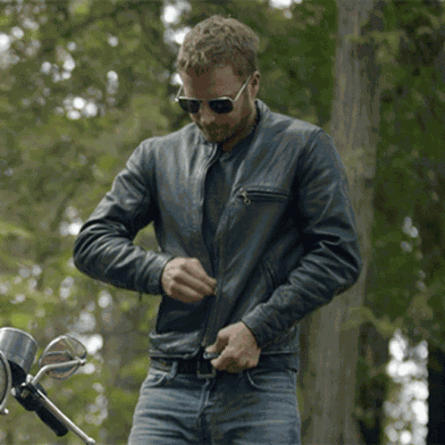 Zipper On Dierks Bentley GIF